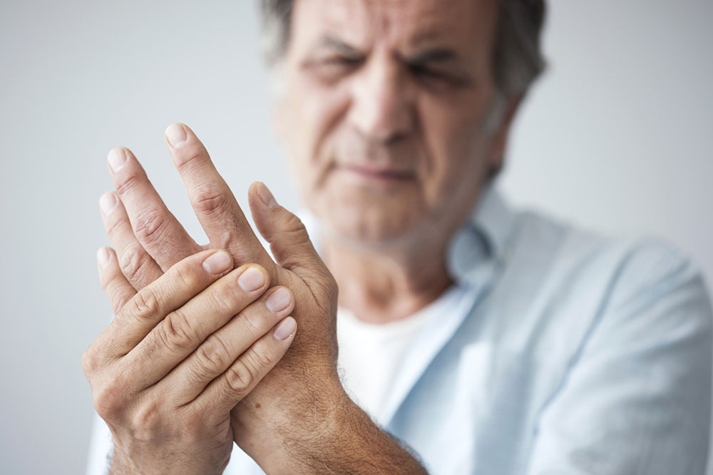 Causes and Symptoms of Rheumatoid Arthritis