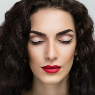 Safe and Natural Tips to Get Thick Eyebrows