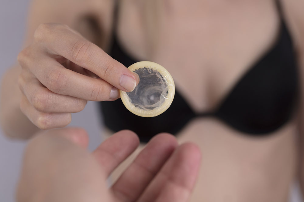 Pros and Cons of Condoms for Contraception